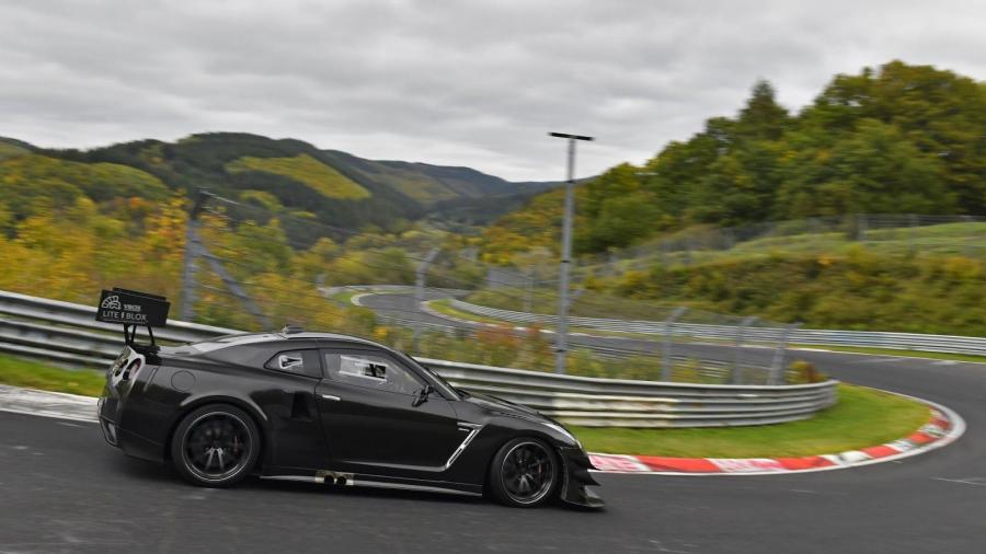  Nissan GT-R LM1 RS by Litchfield 2017 года  (фото 6 из 35)